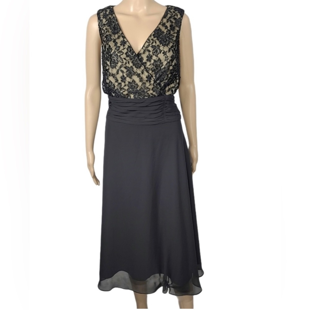 🎈Scarlett lace deep V neckline evening dress